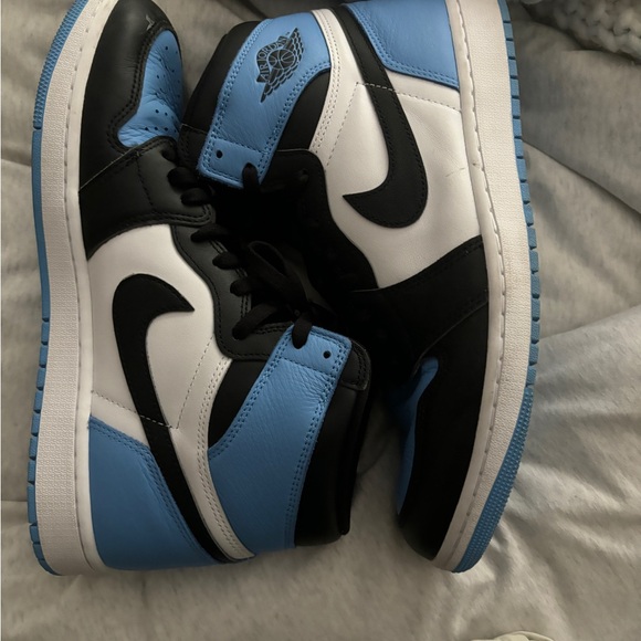 Jordan 1 UNC Toe - Picture 2 of 4